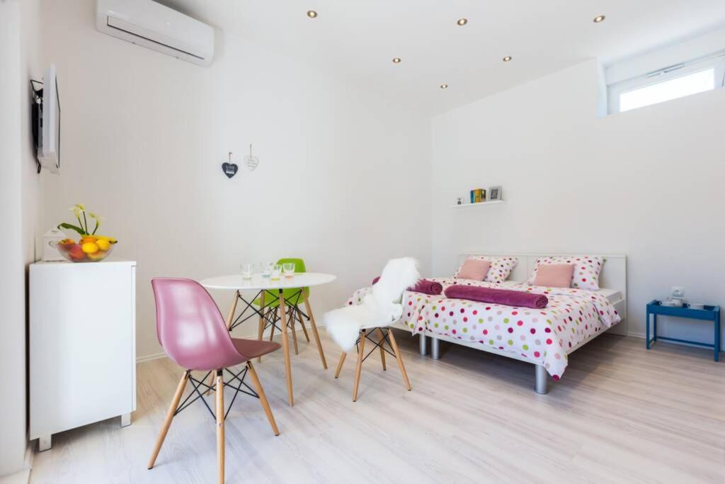 Candy Ap.-near Center,bus,beach+free Parking Place Apartament Zadar